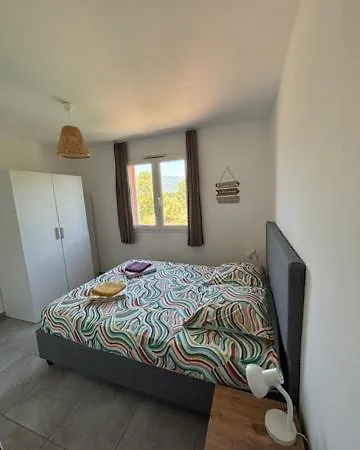 T2 Moderne - - Piscines & Proche Appartement *